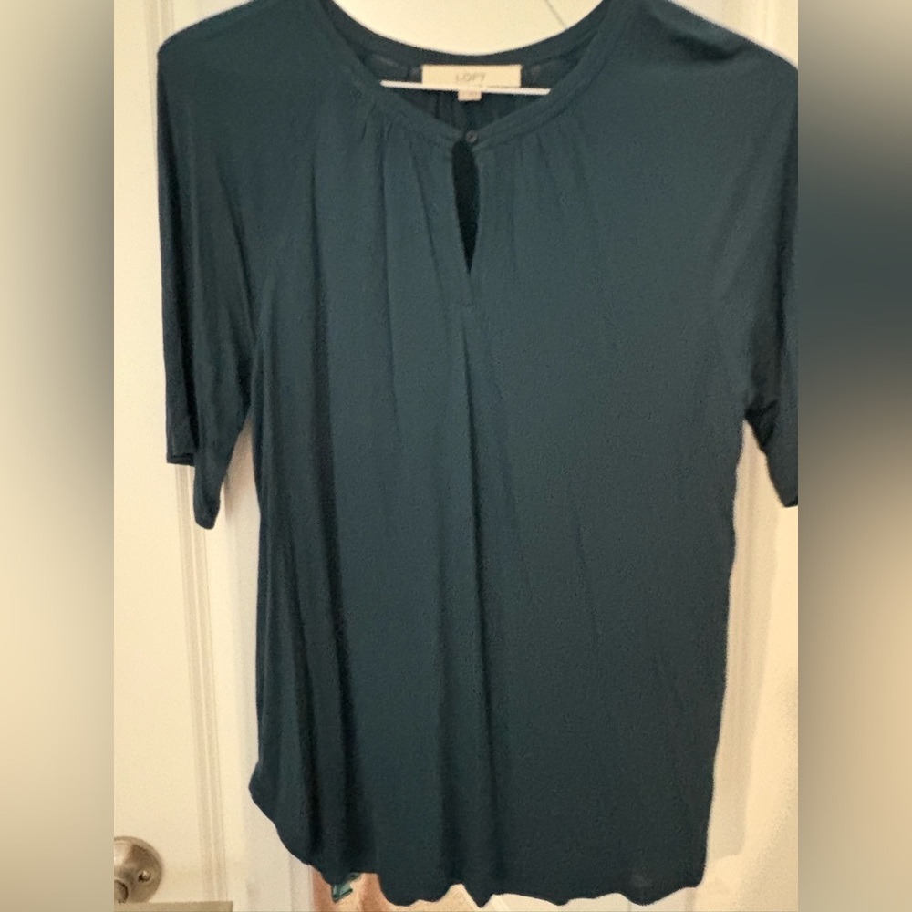 LOFT Keyhole Neck Short Sleeve Top, Sz Small Unused